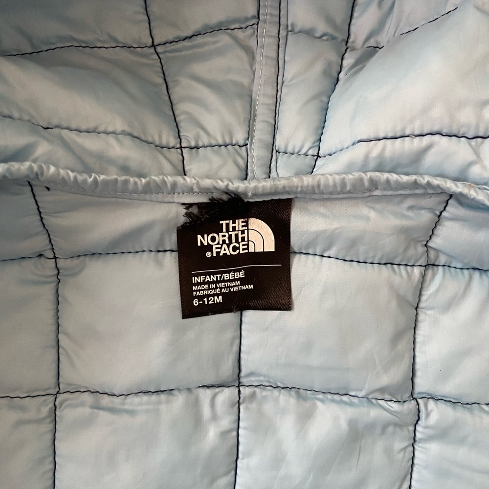 Infant Puffer Jacket. - Picture 4 of 4